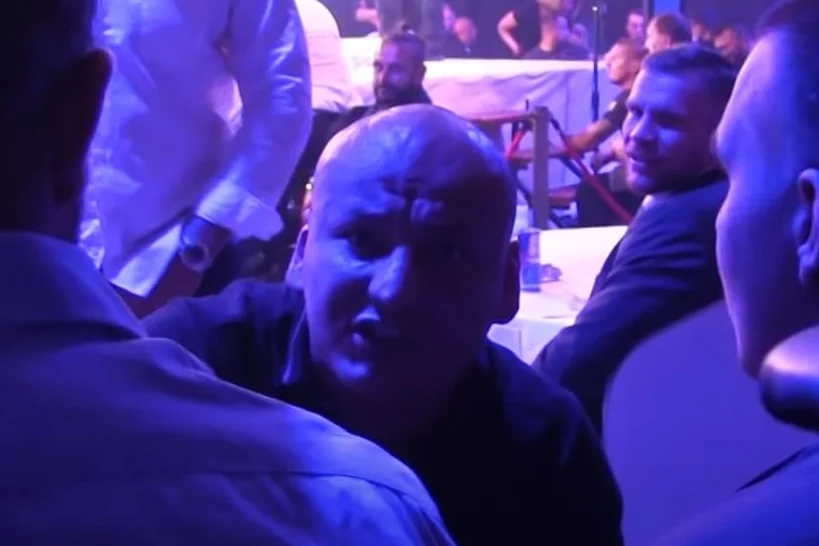 Artur Szpilka opluł internautę Ajtuja Szminkę podczas gali bokserskiej w Pionkach.