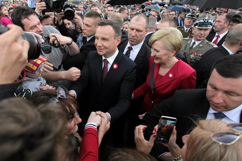 Prezydent Duda podczas obchodów uroczystości 3 Maja w Warszawie.