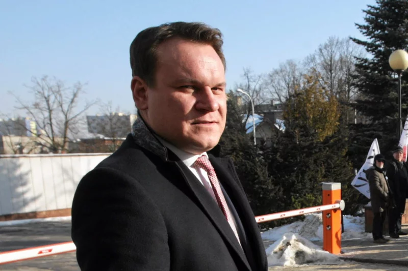 Dominik Tarczyński jak kogoś nie lubi, to go po prostu obraża.