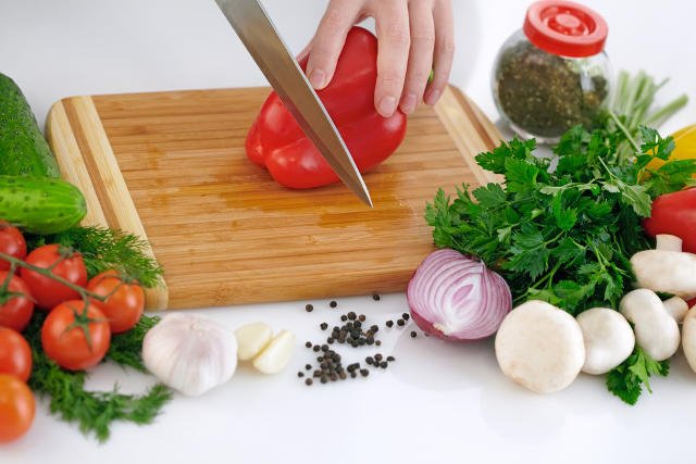 Masz wysoki poziom cholesterolu? Sprawdź, co możesz jeść bez obaw