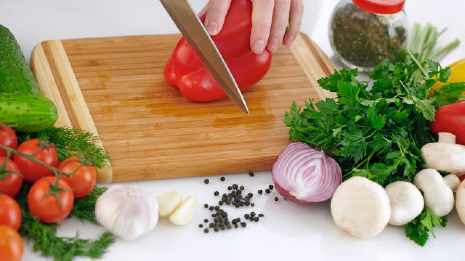 Masz wysoki poziom cholesterolu? Sprawdź, co możesz jeść bez obaw