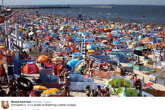 Plaża w Łebie cieszy się na początku sierpnia dużym powodzeniem