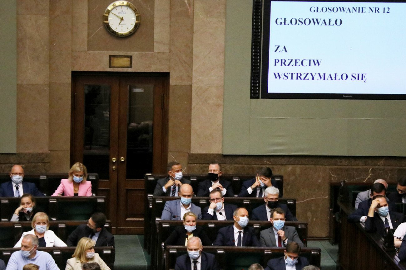 Posłowie Polskiego Stronnictwa Ludowego chcą, by na najbliższym posiedzeniu Sejm rozpatrzył ustawę o wprowadzeniu czasu letniego na cały rok.