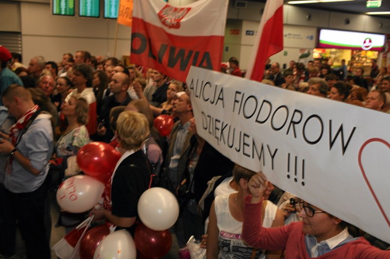 Powrót Paraolimpijczyków z Londynu. Kibice przywitali ich na warszawskim lotnisku.