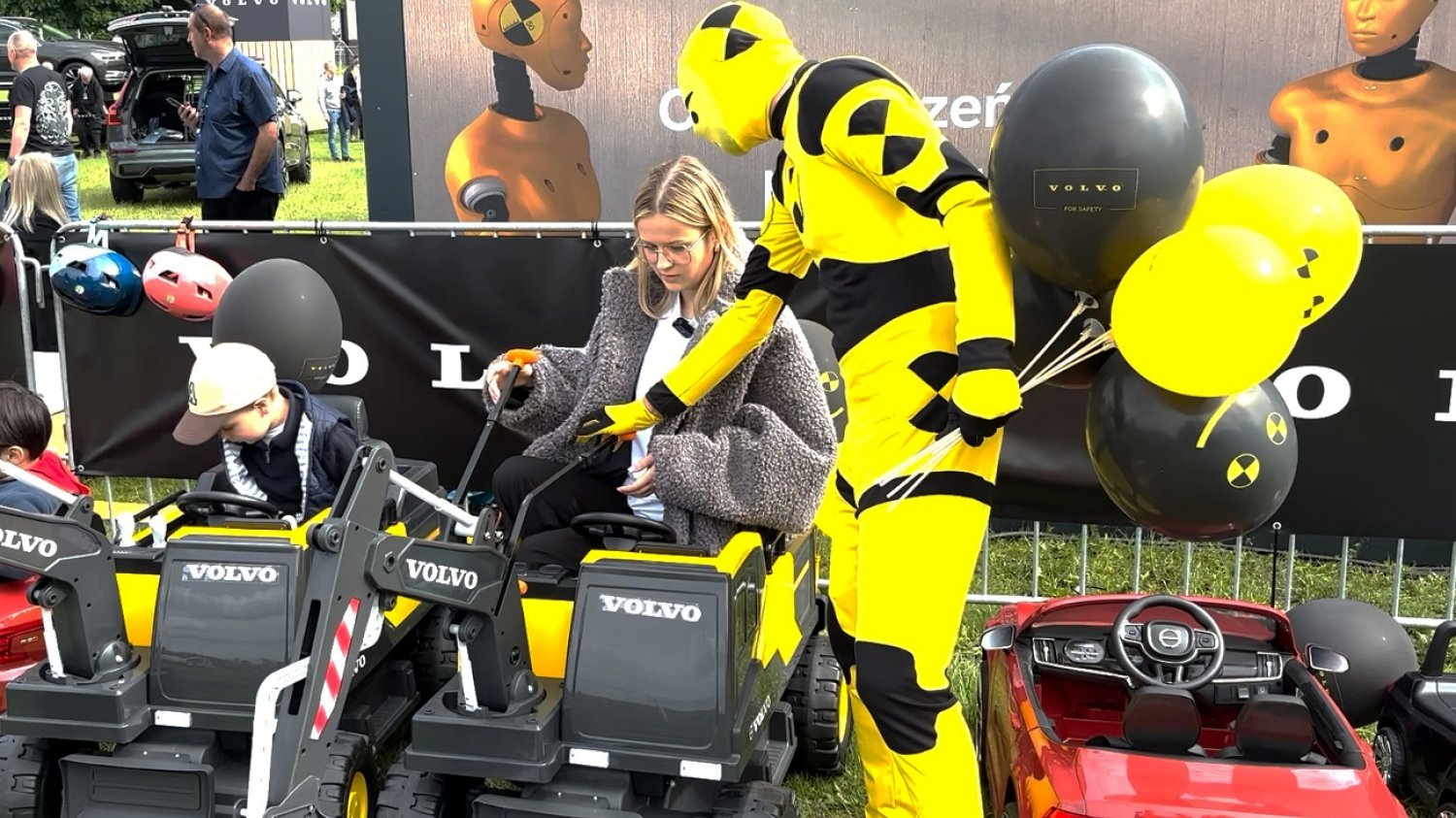Volvo For Safety to ogólnopolski program edukacyjny Volvo, który ma poszerzać świadomość bezpieczeństwa podczas jazdy samochodem. W jego ramach konwój dociera do polskich miast, gdzie otwiera interaktywne miasteczko.