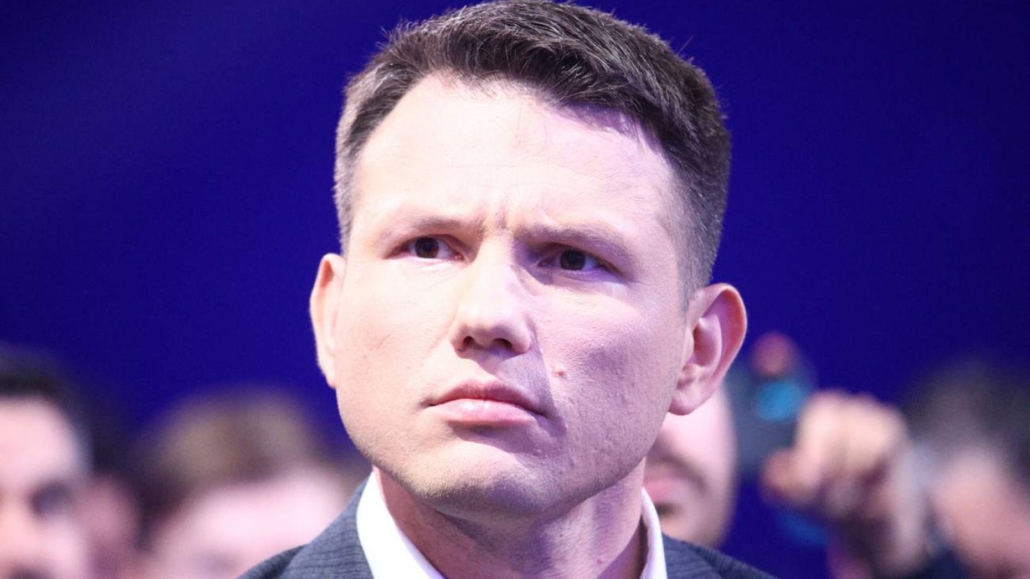Polacy wierzą PiS-owi i PO. Konfederacja daleko w tyle [sondaż]