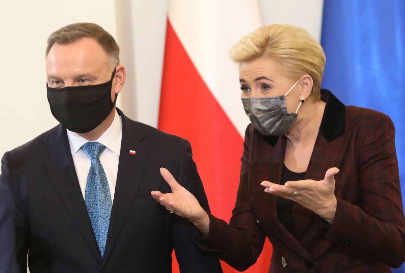 Agata Duda i Andrzej Duda złożyli życzenia funkcjonariuszom i żołnierzom, stacjonującym na granicy polsko-białoruskiej