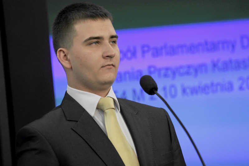 Bartłomiej Misiewicz, rzecznik Antoniego Macierewicza, ma posadę w TVP.