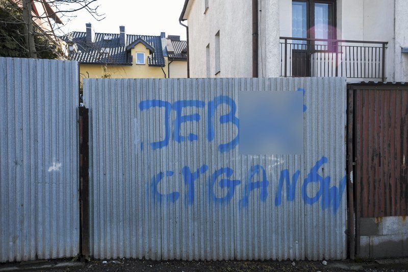 Limanowa. Tu mieszka 20-osobowa romska rodzina, która ma być przeniesiona do Czchowa. Romowie zgodzili się na to, ale mówią, że pod przymusem