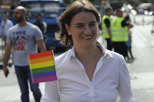 Prezydent Serbii Aleksandar Vuczić desygnował Anę Brnabić na premiera.