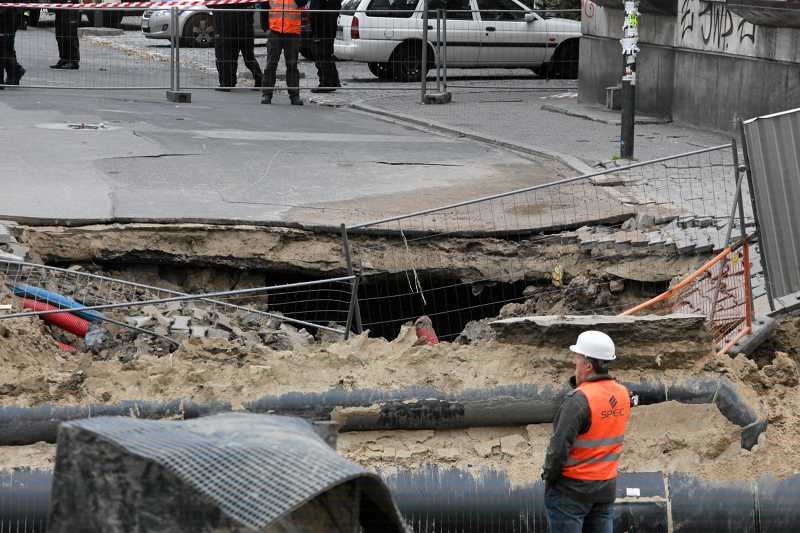 Awaria podczas budowy II linii metra przy ulicy Świętokrzyskiej