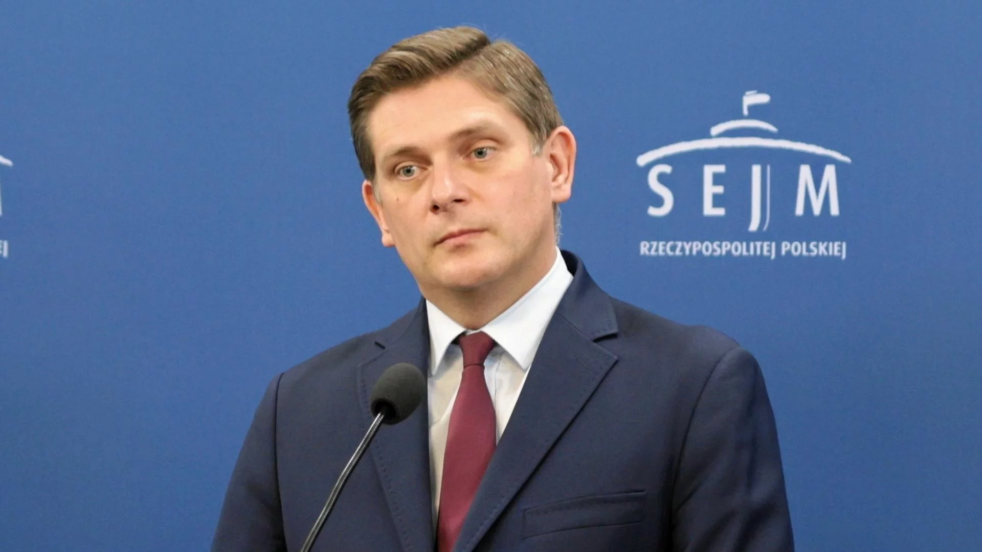 Kolejna alkoholowa awantura w Sejmie. Kownacki z PiS odpiera zarzuty Szłapki