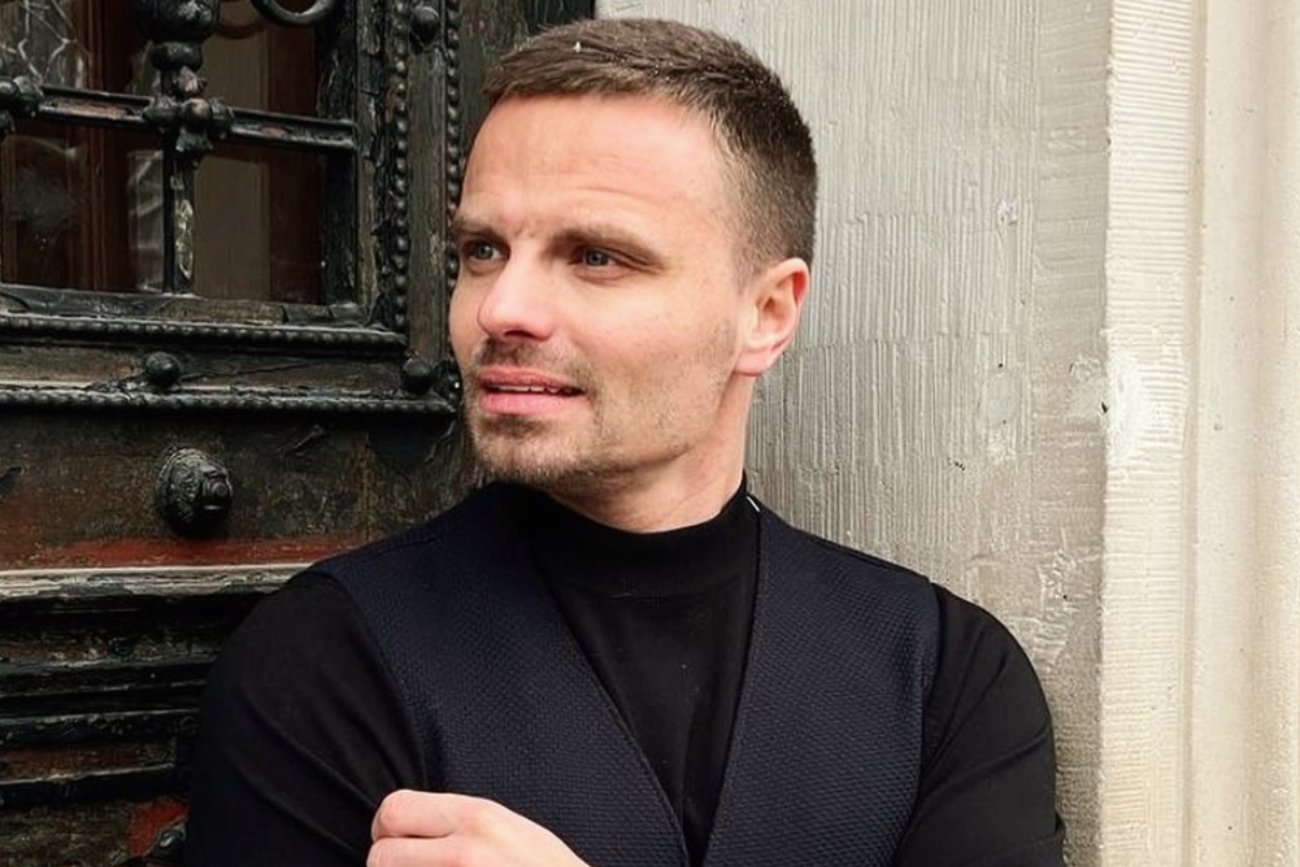 Marcin Hakiel w romantycznej sesji z ukochaną. Ich miłość kwitnie