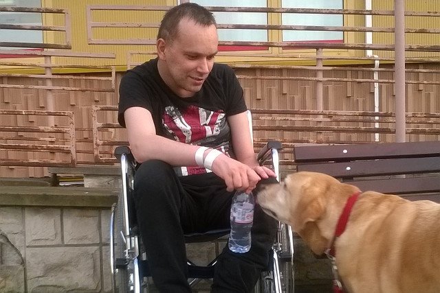 Tomasz Kalita jako rzecznik SLD nie rozstawał się z komórką. To i przepracowanie miało być przyczyną raka.