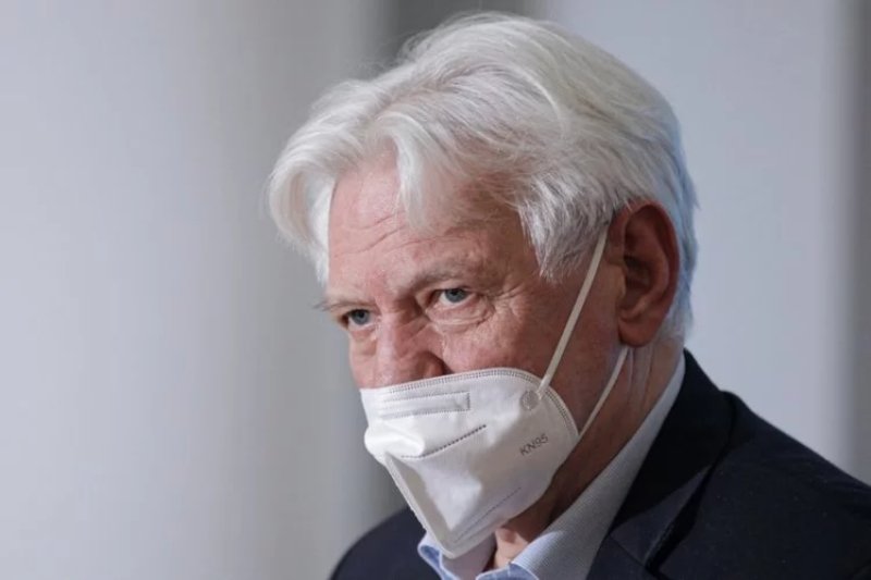 Prof. Andrzej Horban przewiduje, że w maju będzie mniej zakażeń.