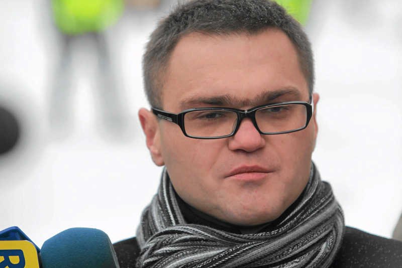 Według informacji "Newsweeka" to nie Jarosław Kaczyński z prywatnych pieniędzy, a klub Prawa i Sprawiedliwości płacił mecenasowi Rafałowi Rogalskiemu.