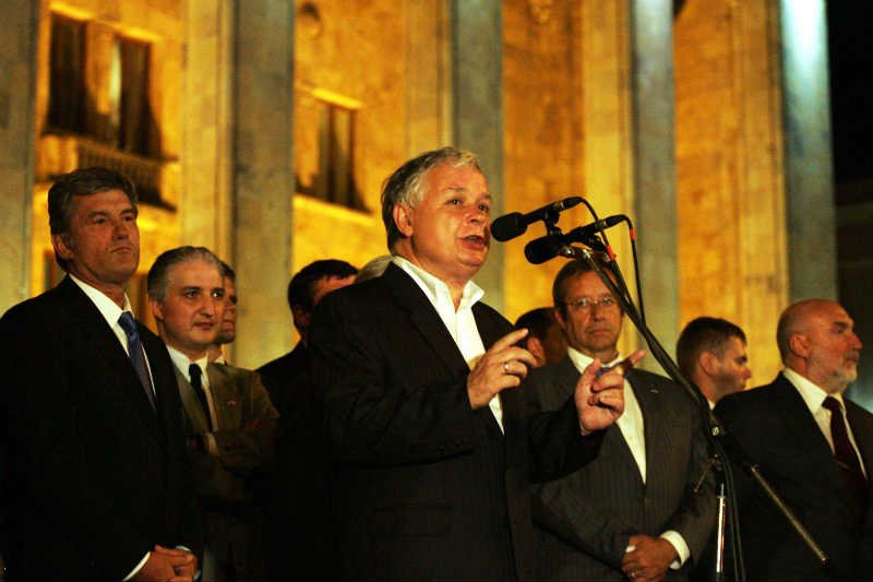 Według opinii biegłych, którą opisuje "Newsweek" incydent gruziński miał wpływ na zachowanie załogi lecącej do Smoleńska.