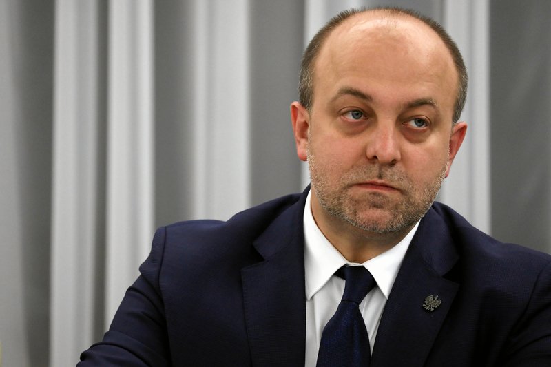 Wiceminister Piebiak podał się do dymisji.