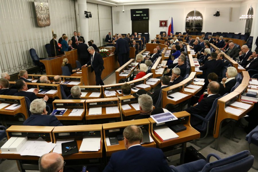 Senat zdecydował o losie tzw. ustawy represyjnej.