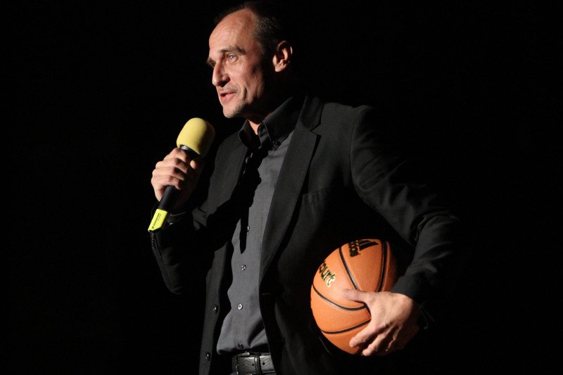 Paweł Kukiz prezentuje hasło: "Polsko, potrafisz!"