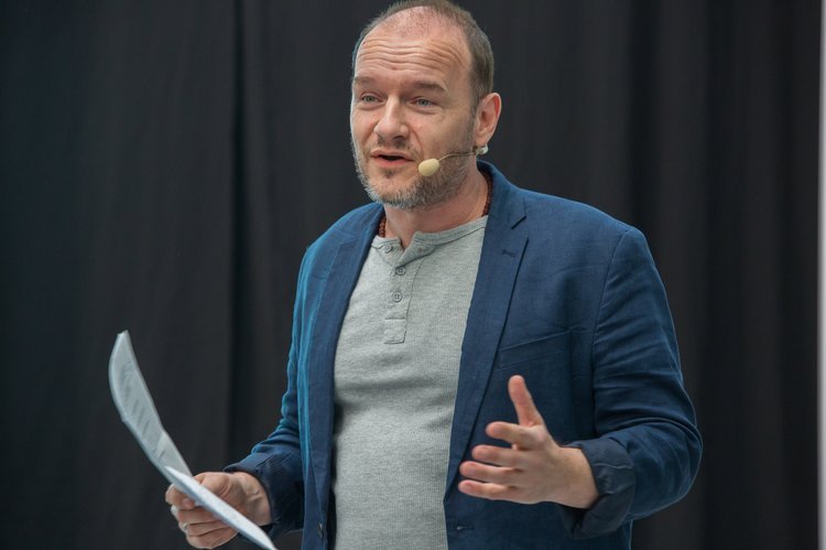 Nowym szefem Teatru Osterwy w Lublinie został Redbad Klynstra-Komarnicki.