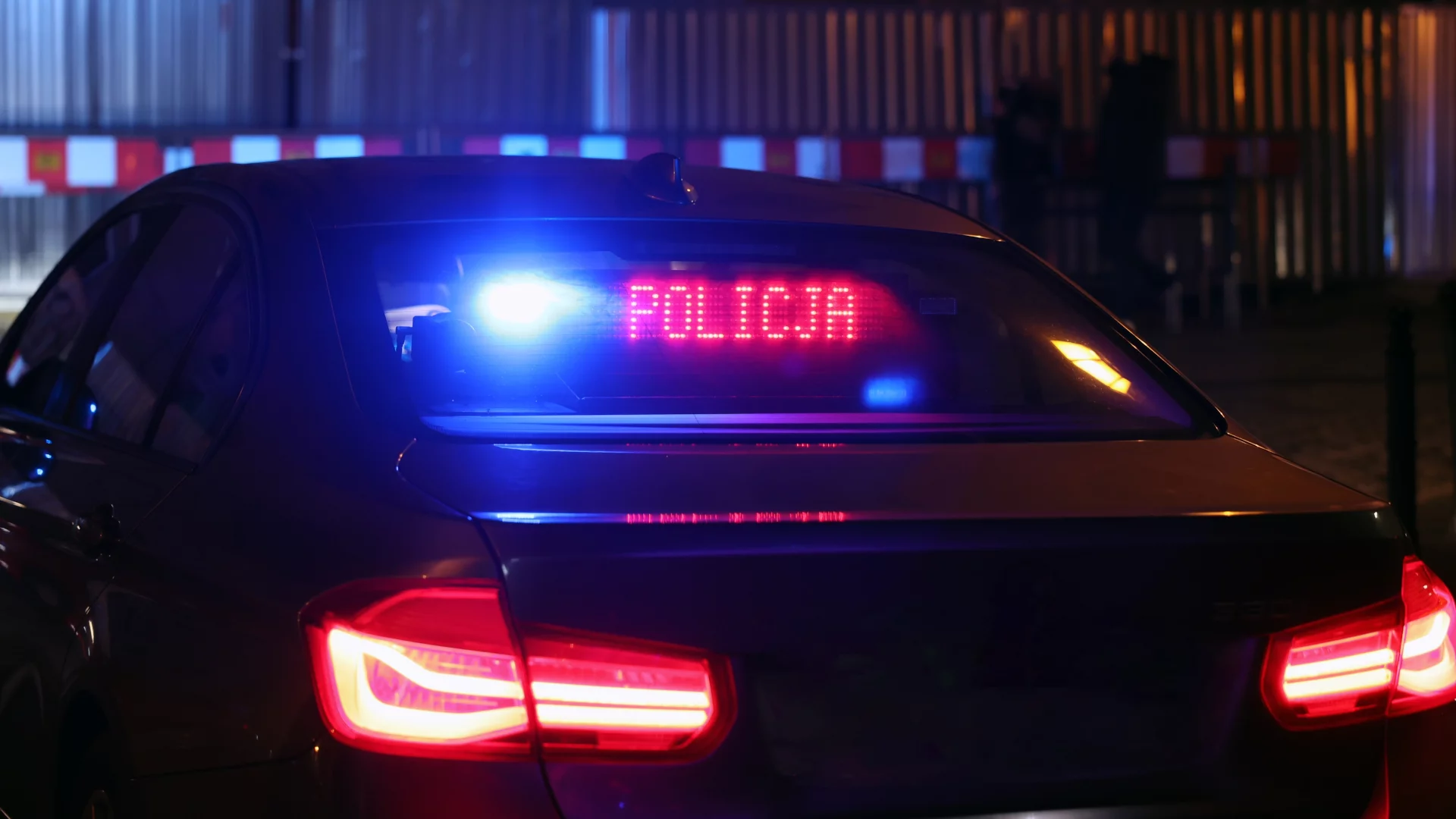 Myślał, iż "blacha" go uratuje? Policjant z Tarnowa stracił prawo jazdy podczas służby