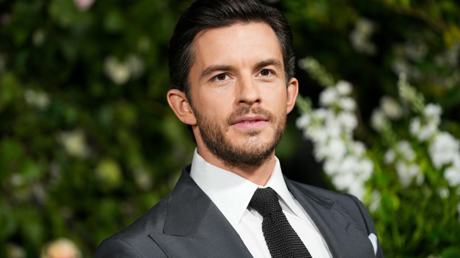 Jonathan Bailey w "Wicked" Jonathan Bailey