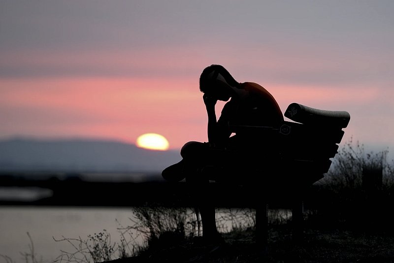 "Chorzy ze stresu. Problemy psychosomatyczne" autorstwa  dr nauk medycznych Ewa Kempisty-Jeznach to książka, która tłumaczy, dlaczego coraz częściej nasz umęczony organizm zwraca się przeciwko samemu sobie, co staje się podłożem wielu chorób psychosomatyc