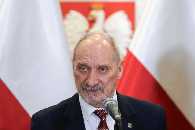 Antoni Macierewicz nie ma w zwyczaju tak łatwo odchodzić.