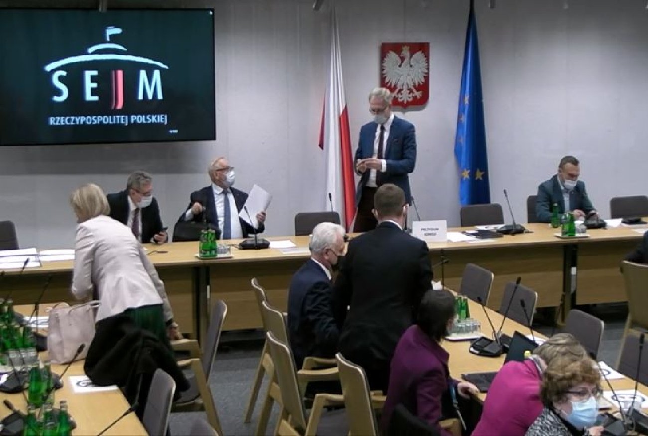 Sejm. PiS przerwało posiedzenie komisji zdrowia