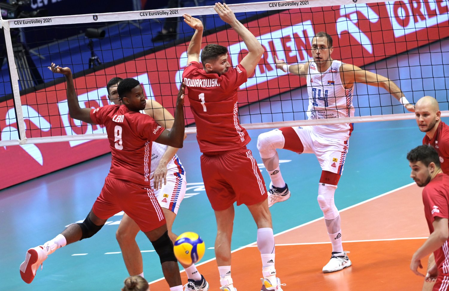 Polscy siatkarze ograli mistrzów Europy w szlagierze ME