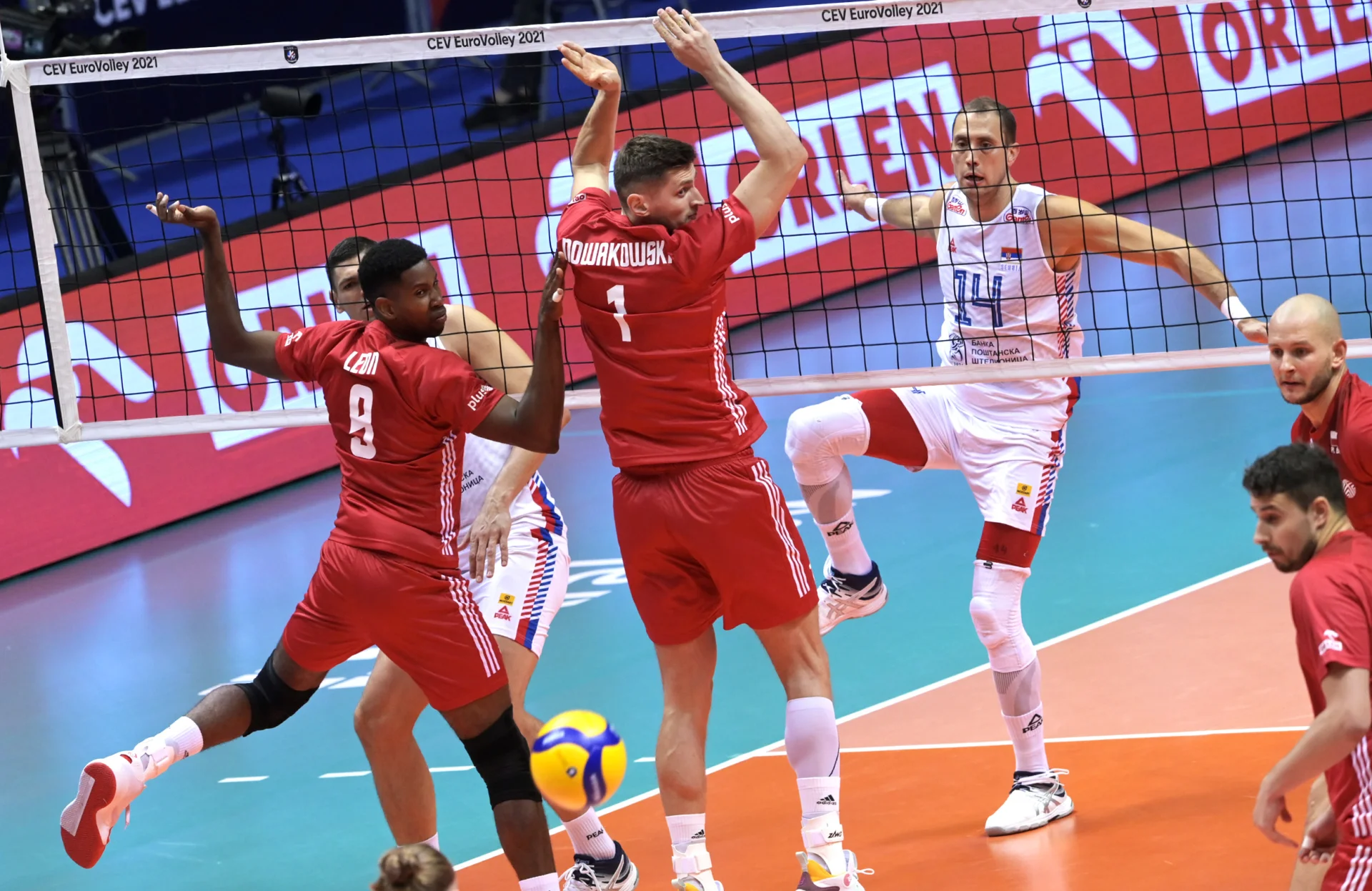 Polscy siatkarze ograli mistrzów Europy w szlagierze ME