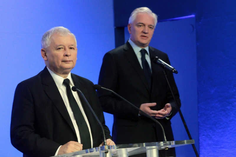 Jarosław Kaczyński mówi, że system medialny w Polsce jest chory. Jarosław Gowin chce repolonizacji mediów.
