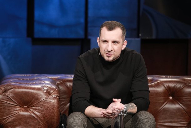 Kto to Piotr Zola Szulowski? Stand-up, wiek oraz rodzina znanego komika.