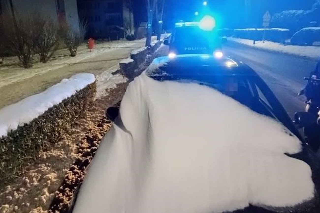 Za nieodśnieżone auto grozi wysoki mandat