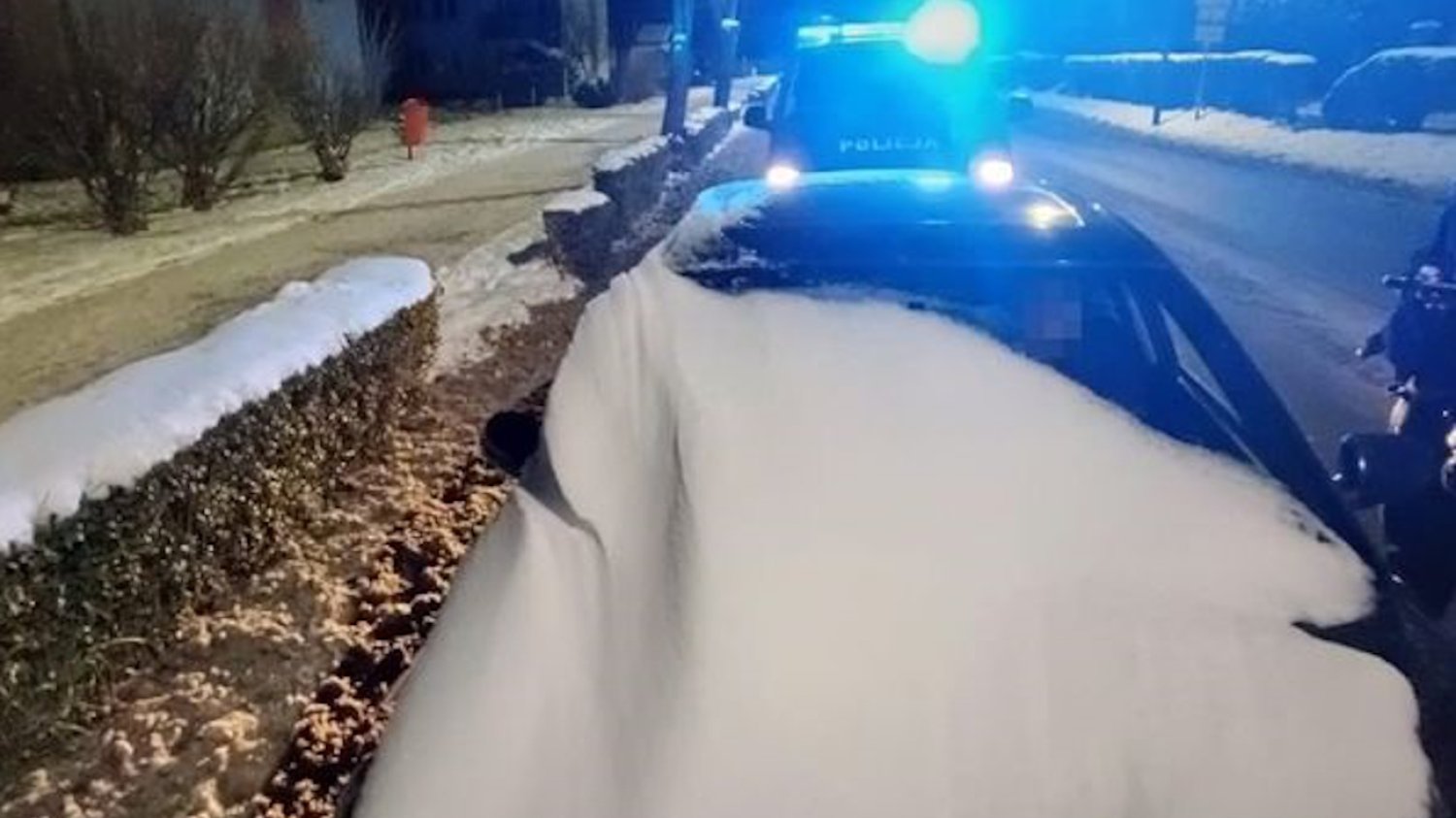 Za nieodśnieżone auto grozi wysoki mandat