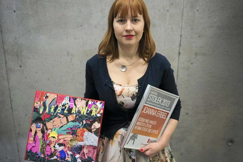 Joanna Erbel podczas odbierania nagrody "Stołek".