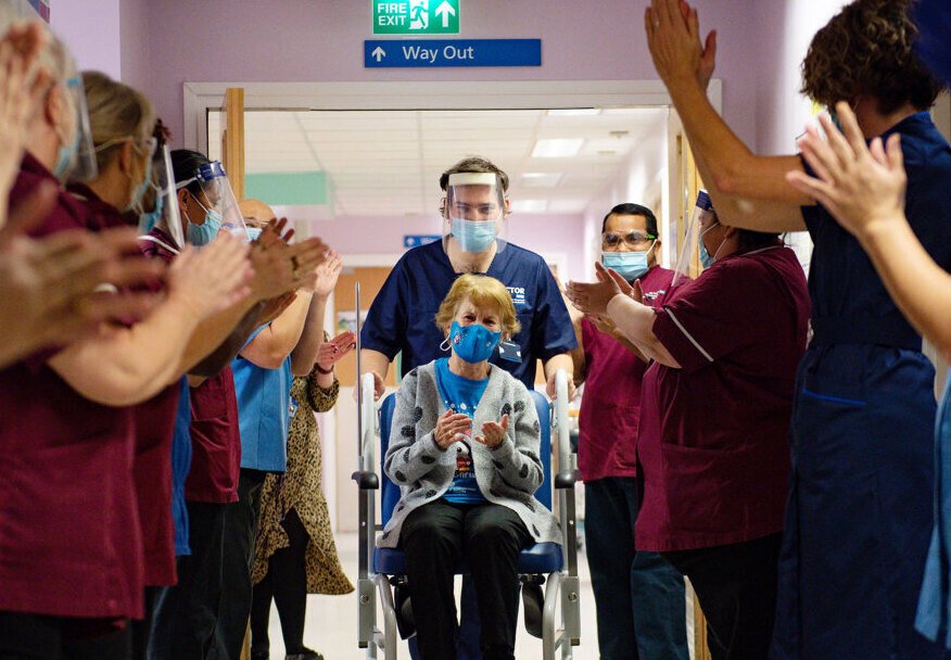 Szczepionka na covid-19 — przeciwwskazania. Kiedy się nie szczepić? [LISTA]