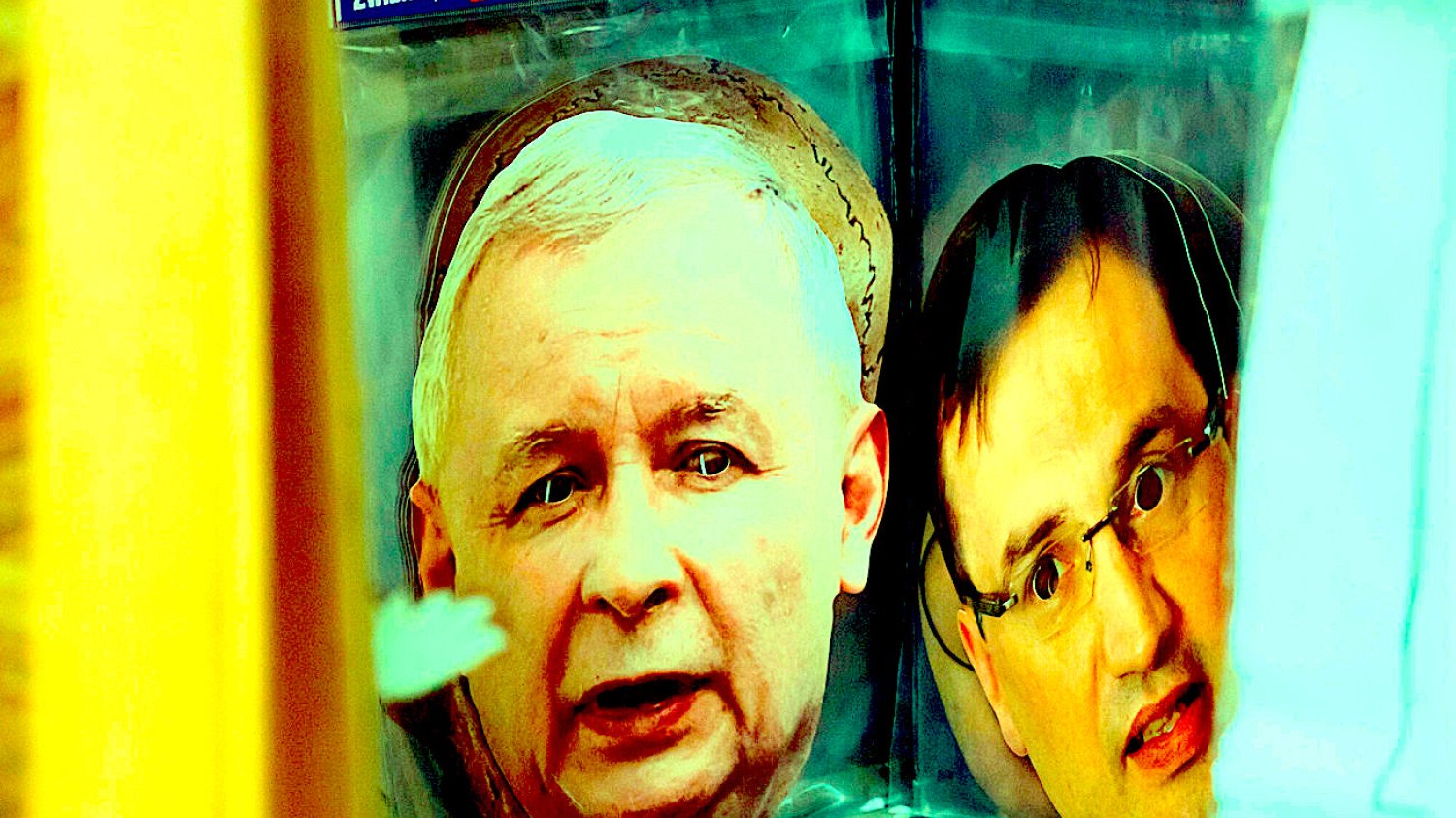 Wicepremier ds. bezpieczeństwa Jarosław Kaczyński i prokurator generalny oraz minister sprawiedliwości Zbigniew Ziobro – maski.