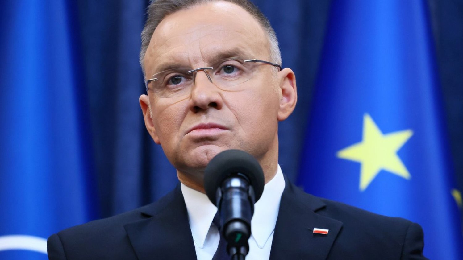 Duda nie krył emocji po tym pytaniu. Tak odpowiedział widzowi . Duda oburzył się po pytaniu o Kamińskiego i Wąsika. "Pan kłamie".