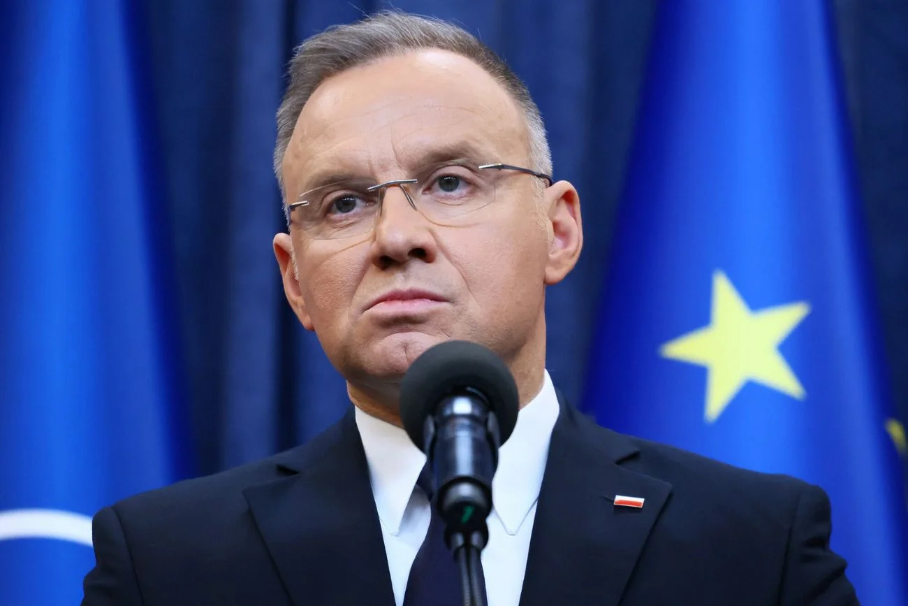 Duda nie krył emocji po tym pytaniu. Tak odpowiedział widzowi . Duda oburzył się po pytaniu o Kamińskiego i Wąsika. "Pan kłamie".