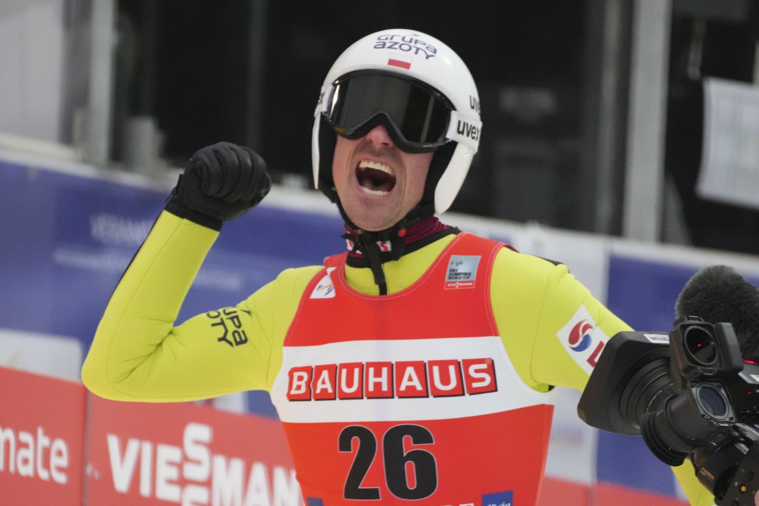 Piotr Żyła był drugi w niedzielnych zawodach w Oberstdorfie, choć po pierwszej serii prowadził w rywalizacji