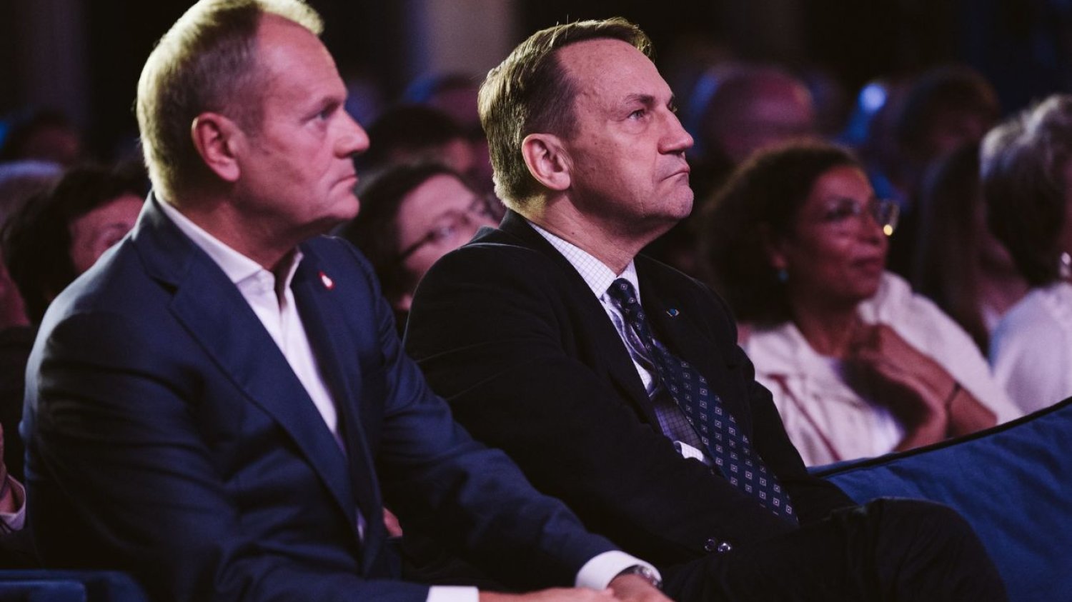 Nieoczekiwany zwycięzca. Polacy wskazali w sondażu, komu ufają najbardziej. Którym politykom najbardziej ufają Polacy? Zaskakujące wyniki sondażu.