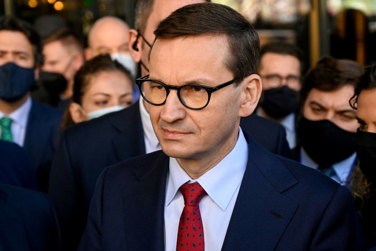 Polacy coraz bardziej są niezadowoleni z rządu Mateusza Morawieckiego. Pokazują to sondaże. A jednocześnie najwięcej Polaków ufa premierowi.