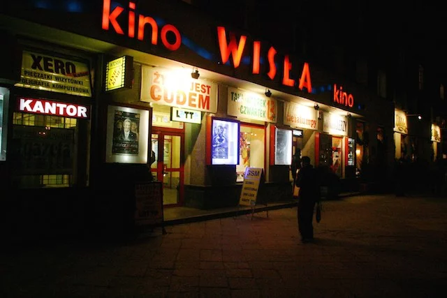 Kino Wisła na warszawskim Żoliborzu oferuje tanie poniedziałki dla par. Cena - 20 złotych za dwie osoby.