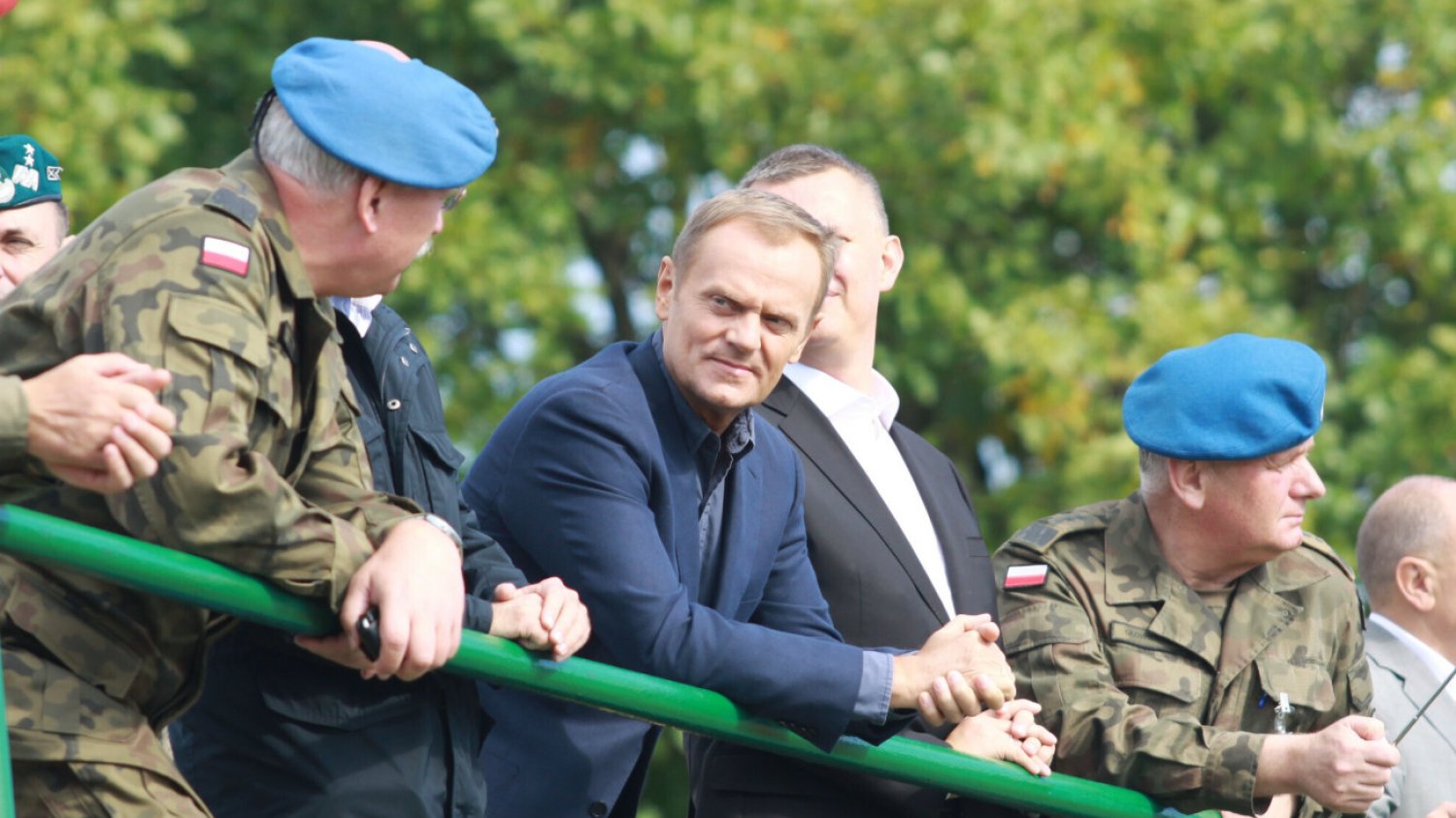 Tusk złożył życzenia żołnierzom i przy okazji wypunktował PiS