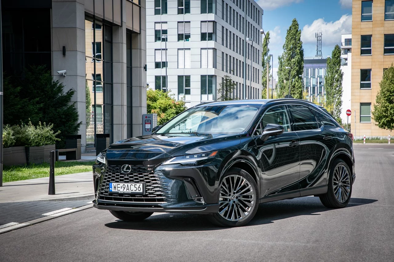 Lexus RX 450+