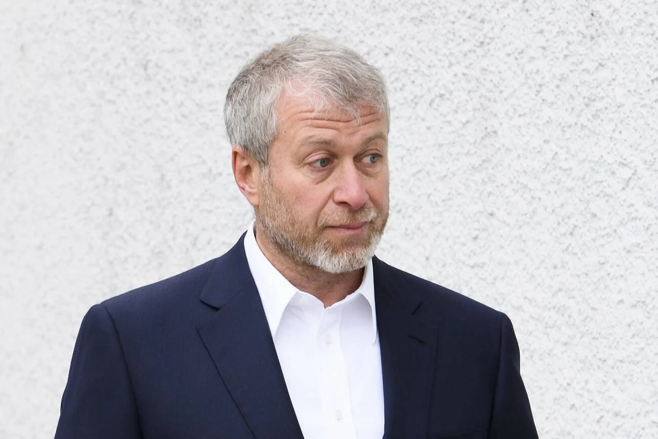 Roman Abramowicz i ukraińscy negocjatorzy, którzy uczestniczyli w rozmowach pokojowych z Rosjanami, doznali objawów otrucia.