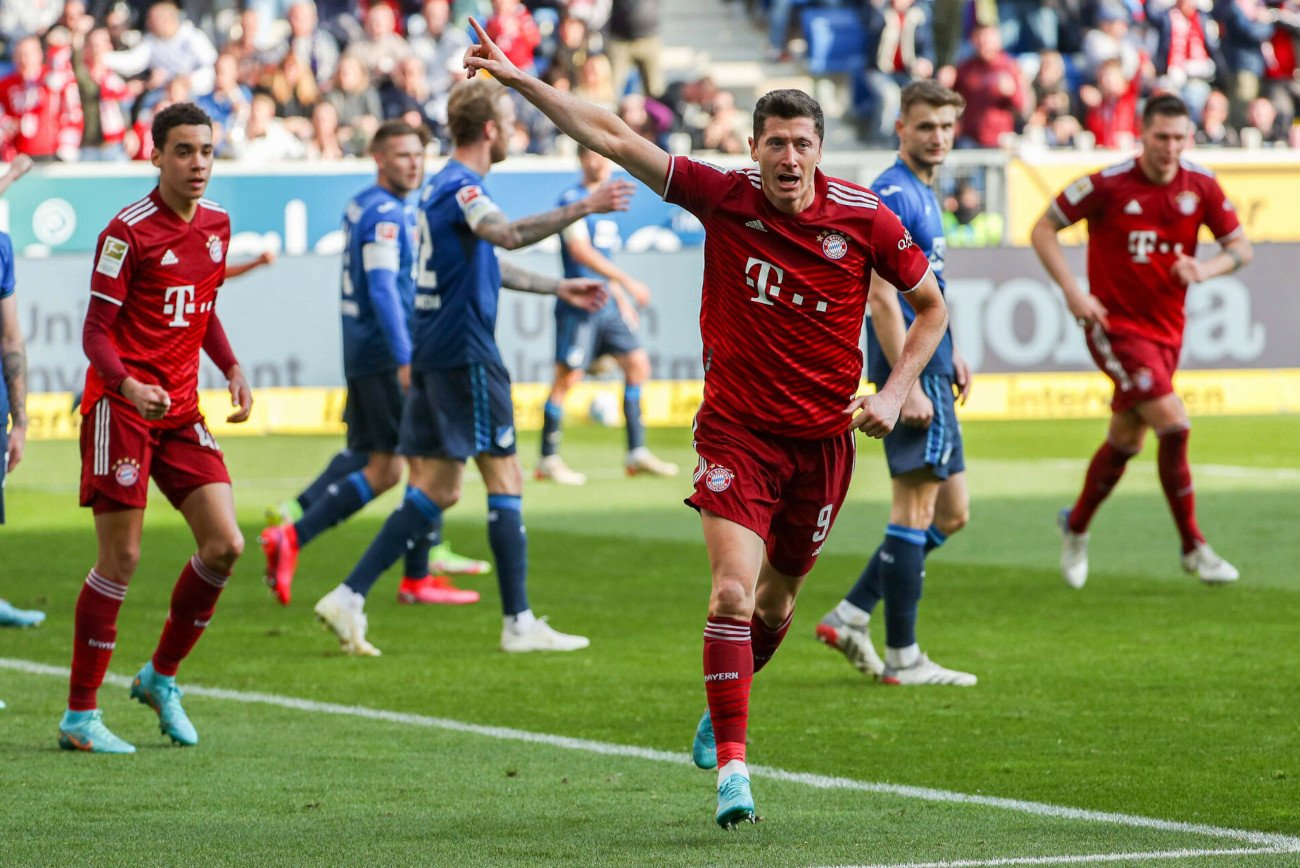 Robert Lewandowski w meczu z Hoffenheim zdobył swojego 17 gola w meczu wyjazdowym w tym sezonie ligowym.