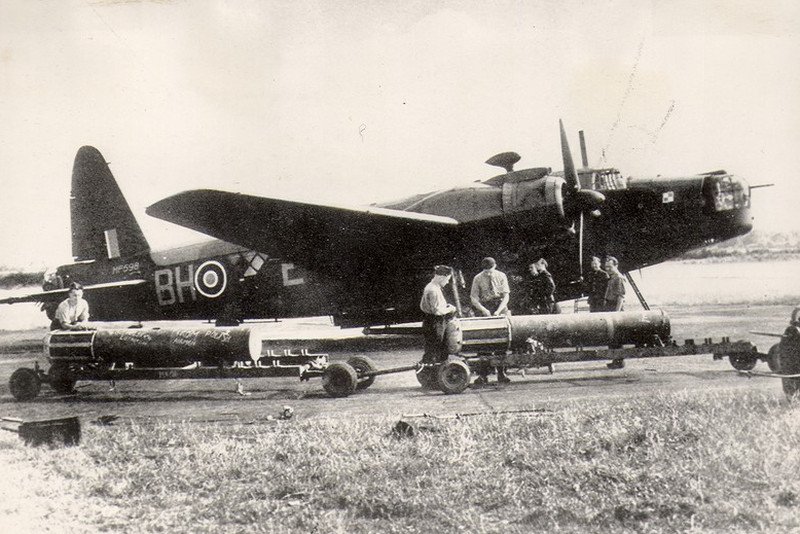 Bombowiec Vickers Wellington z polskiego 300. Dywizjonu Bombowego "Ziemi Mazowieckiej" (1942 r.).